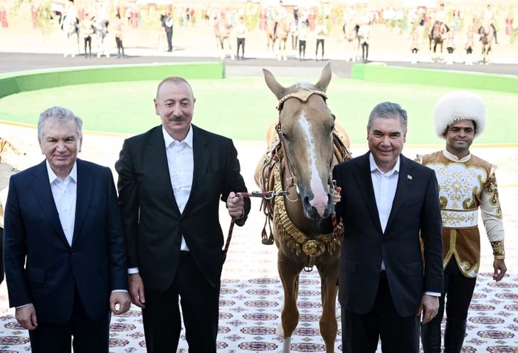 Azerbaycan, Türkmenistan ve Özbekistan Yüksek Düzeyli Zirvede Stratejik Ortaklığı Derinleştiriyor