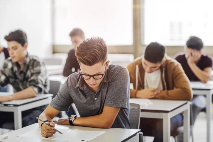 Azerbaycan’da Uzaktan Eğitim: Yok Olmanın Eşiğinde mi, Yoksa Reformun Başlangıcında mı?