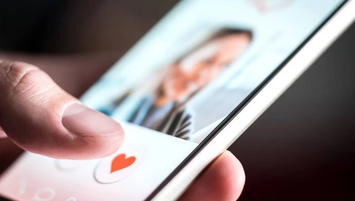 Araştırma: Online tanışmalar daha az mutlu evliliklere yol açıyor