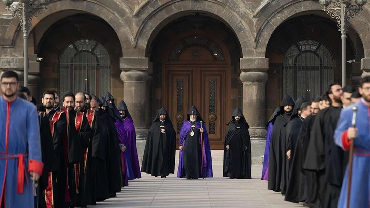 Barışa Engel Olarak Ermeni Kilisesi