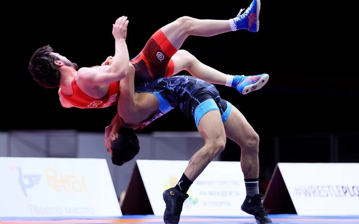 Dünya Şampiyonasında İki Azerbaycanlı Güreşçi Bronz Madalya İçin Mücadele Edecek
