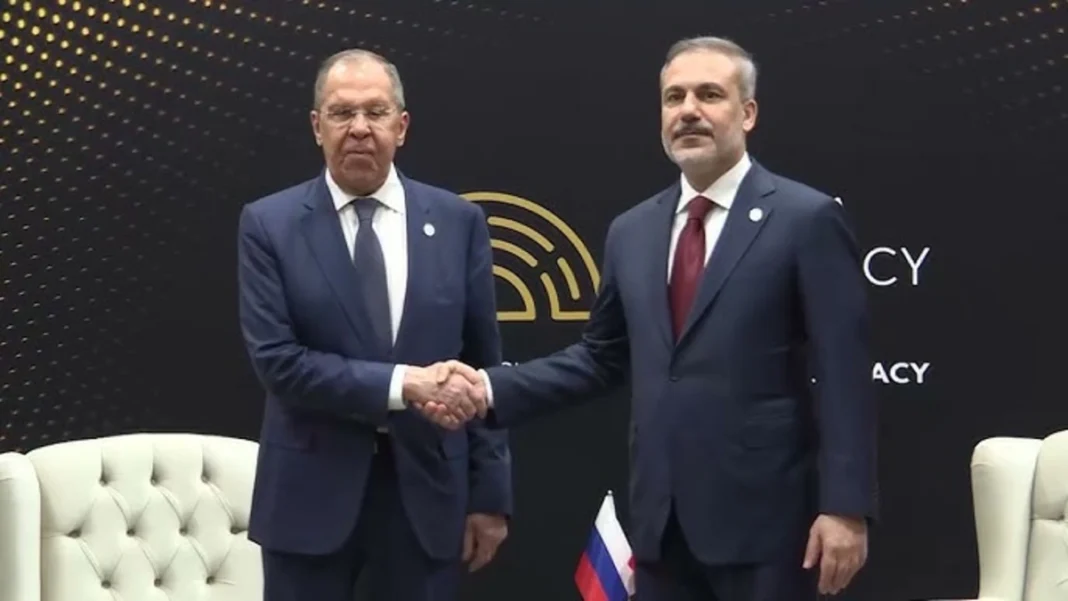 Lavrov ve Fidan, Alaska’daki Rusya–ABD Zirvesinin Sonuçlarını Görüştü