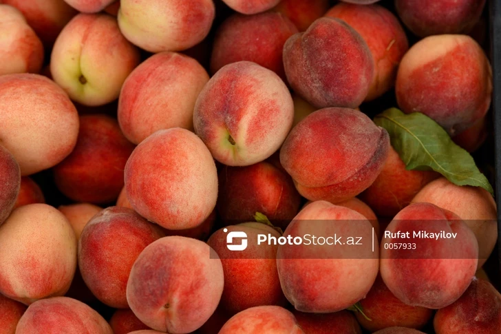 Azerbaycan ilk kez Hong Kong, Romanya ve Letonya’ya şeftali ihraç etti