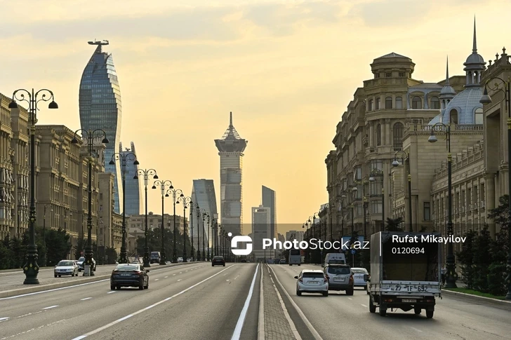 Bakü’de yeni ücretli bölgeler: esnek tarifeler ve ihlal cezaları