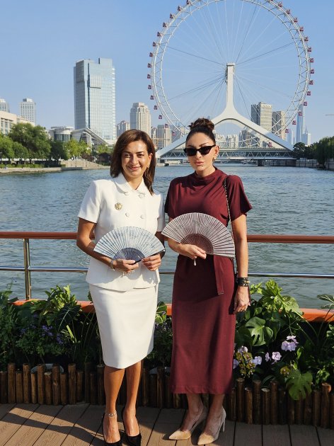 Aliyeva ve Hakobyan: Kafkasya için Umut Fotoğrafı