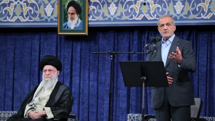 Hamaney, Pezeşkiyan’a nükleer müzakerelerde arabuluculuk görevi verdi