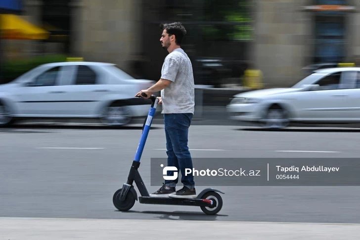 Bakü’de scooter kazalarının sayısı arttı