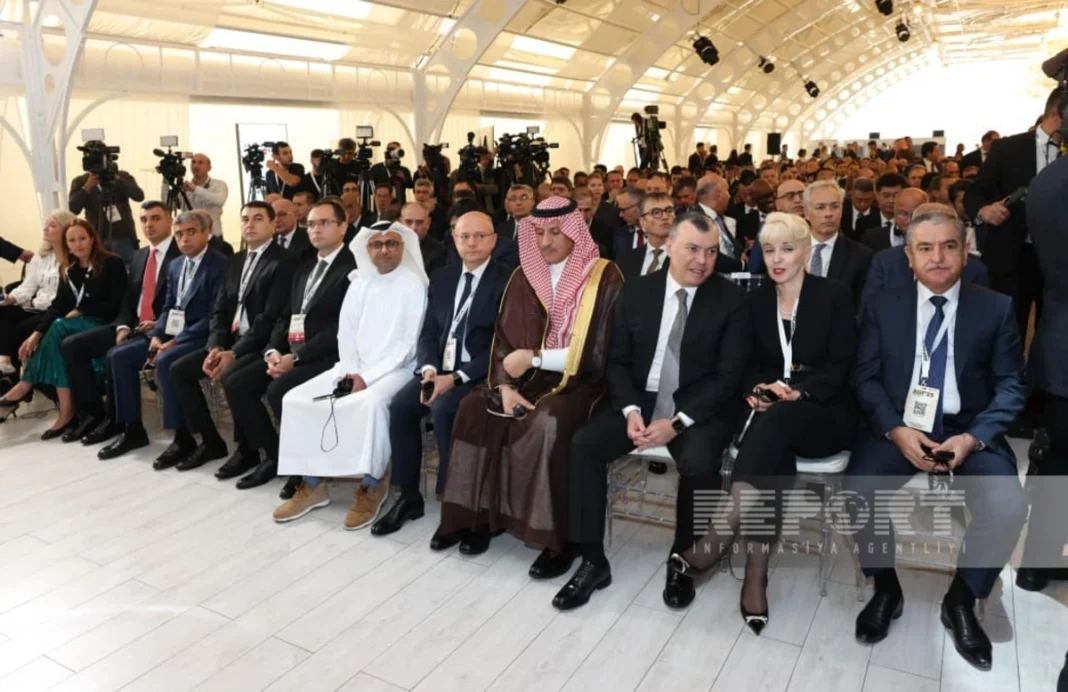 Azerbaycan, İlk Uluslararası Yatırım Forumu’nda 5,5 Milyar Dolar Değerinde Anlaşmalar İmzaladı