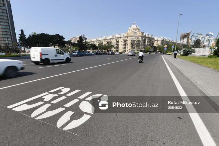 AYNA: Bakü’nün banliyölerinde özel otobüs şeritleri gereksiz