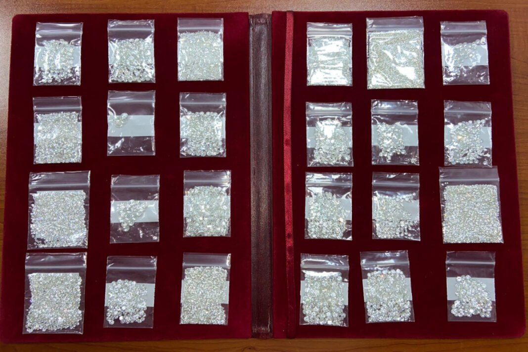 Azerbaycan Gümrüğü 250.000 Dolarlık Elmas Kaçakçılığını Engelledi