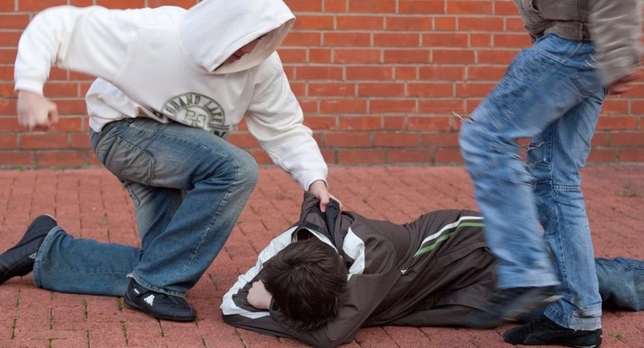 Azerbaycan Sınıf İçi Şiddetle Yüzleşiyor: Sorumluluk Hem Ailelerde Hem Okullarda