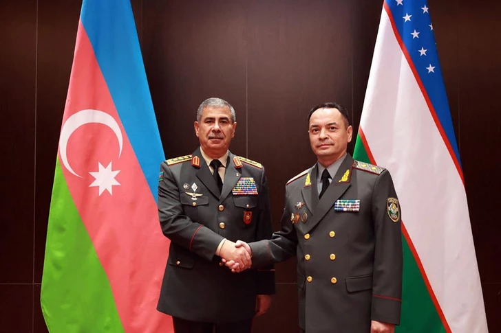 Azerbaycan Savunma Bakanı Özbekistan’a ziyaret gerçekleştirdi