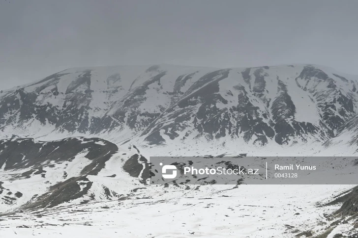 Azerbaycan’ın Dağlık Bölgelerine Mevsimin İlk Karı Yağdı