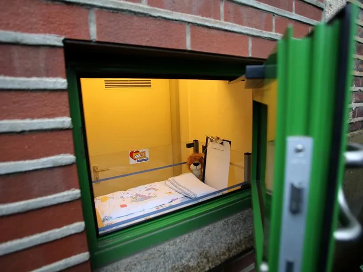 Azerbaycan’da “Bebek Kutuları”: Terk edilmiş bebekler için yaşam şansı