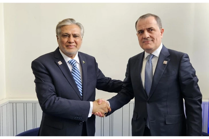 Azerbaycan ve Pakistan dışişleri bakanları telefon görüşmesi gerçekleştirdi