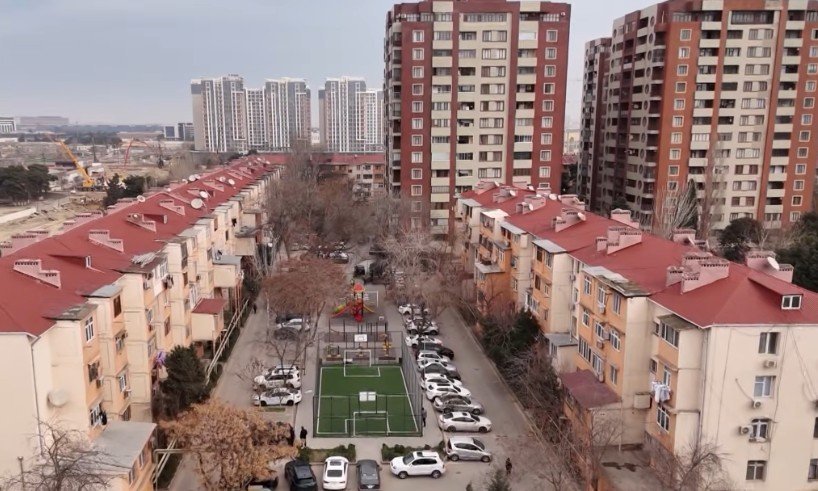 Azerbaycan’da emlak vergisinde iki indirim: 30 metrekare ve 30 manat Bakü'deki apartmanlar
