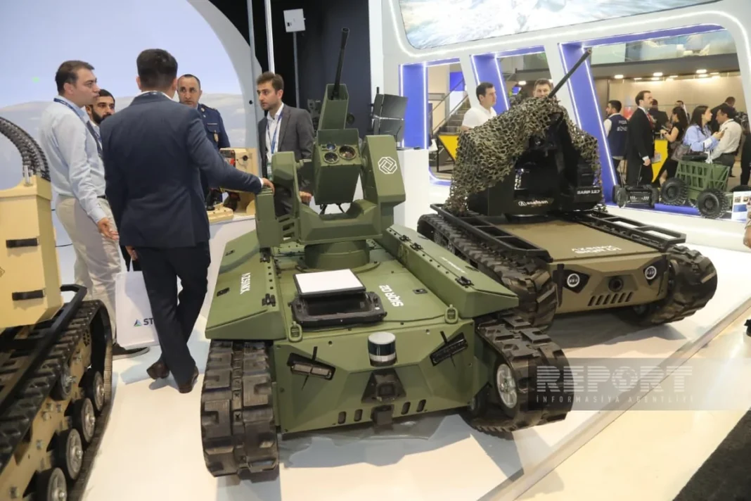 ADEX 2026'da sergilenen Azerbaycan yapımı insansız kara aracı