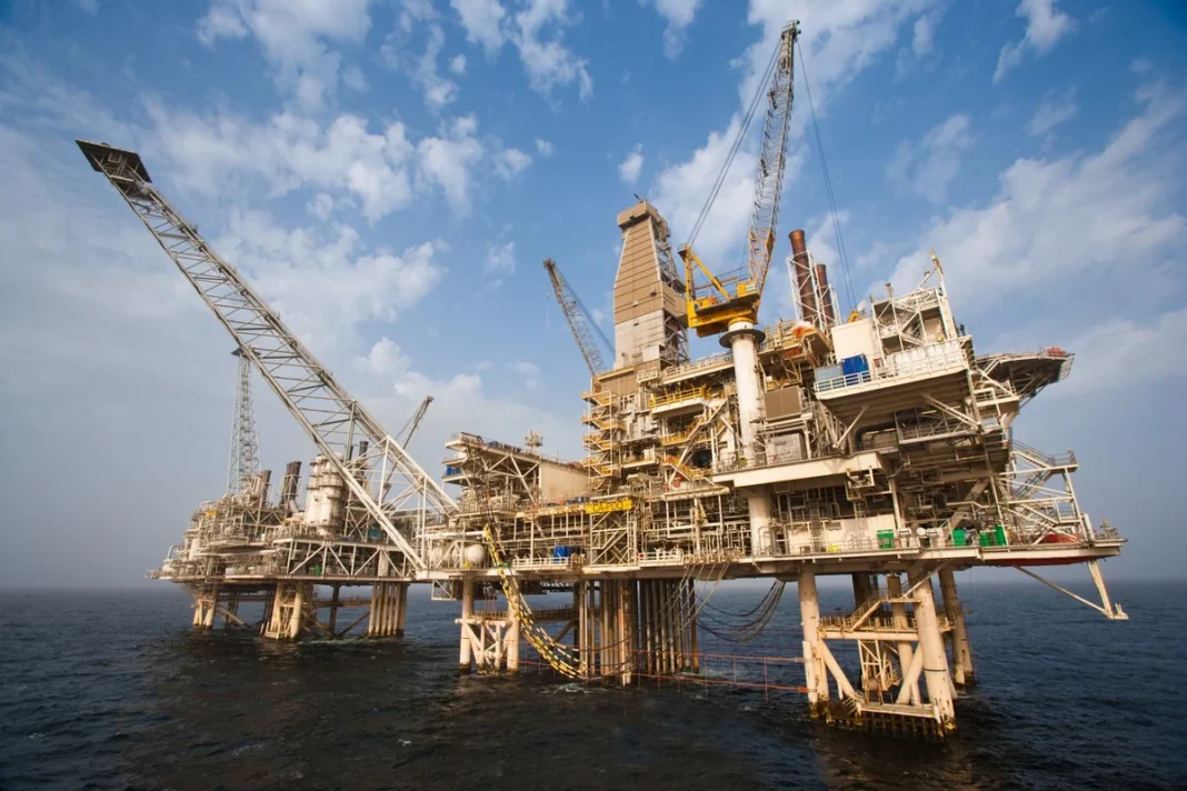 BP, Merkezi Azeri’de gaz enjeksiyon kapasitesini yüzde 20 artırdı BP'nin Merkezi Azeri petrol ve gaz platformu