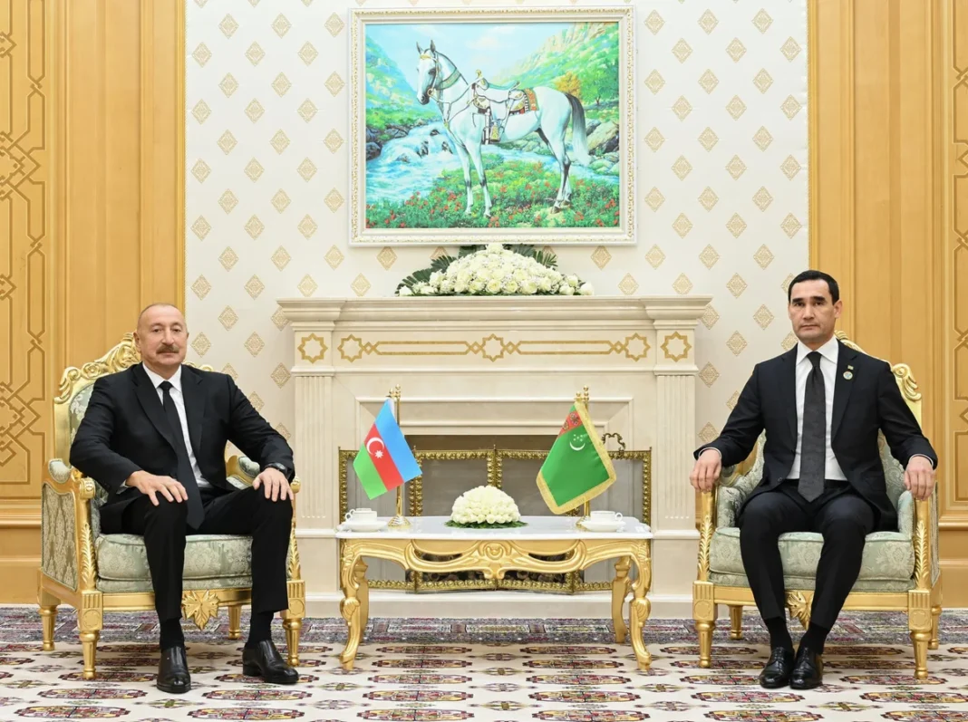 Aliyev ve Berdımuhamedov transit ile Hazar iş birliğini görüştü İlham Aliyev ve Serdar Berdımuhamedov Türkmenbaşı’ndaki görüşmede