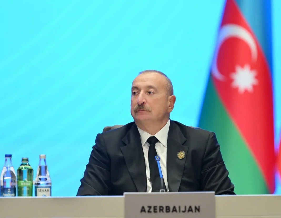 Aliyev, ayrılıkçı liderlerin yargılanmasını Nürnberg’e benzetti Azerbaycan Cumhurbaşkanı İlham Aliyev CICA zirvesinde konuşuyor