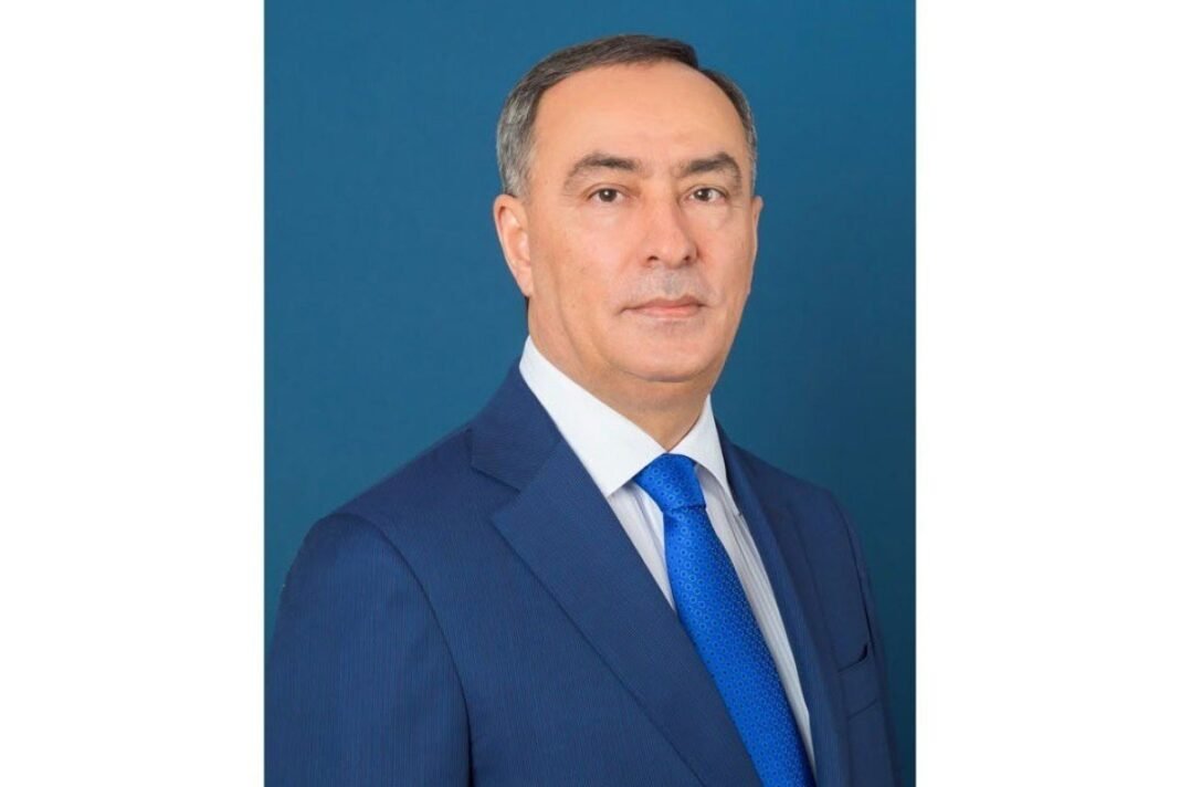 Yeni taslak: Devlet memurları tekrar sınava girmeyecek Hacı Mirhaşim Seyid Azerbaycan'ın Devlet Memurluğu Kanunu taslağını anlatıyor