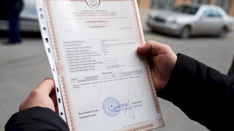 Yüksek gerilim hatları altındaki evler için yasal netlik çağrısı Azerbaycan’da yüksek gerilim hatlarından etkilenen evler ve mülkiyet belgeleri