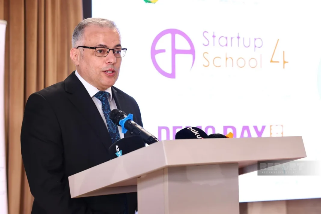 Bakü'deki Demo Day etkinliğinde girişim ekosistemi temsilcileri