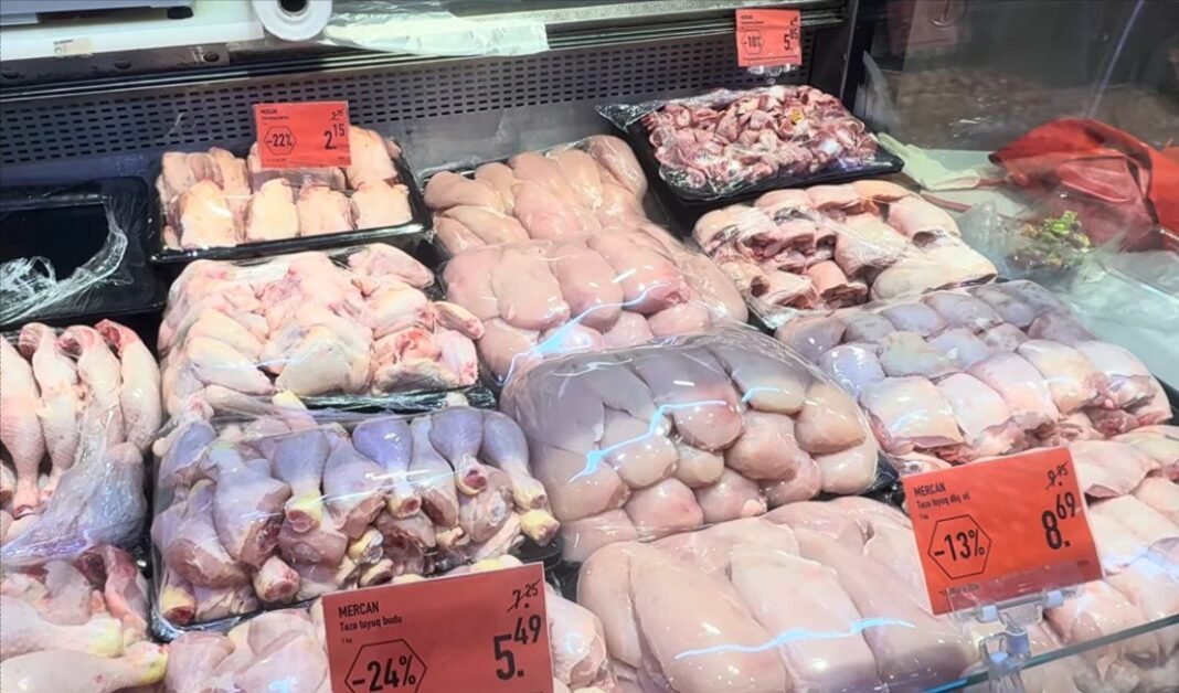 Azerbaycan’da tüketicilerin fiyatları karşılaştırdığı süpermarket reyonu