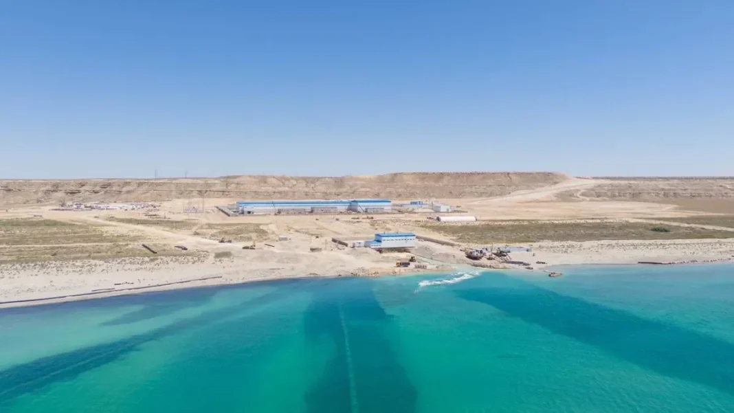 AIIB’den Azerbaycan’ın Hazar projesine 45 milyon dolar kredi Azerbaycan kıyısındaki Hazar Denizi suyu