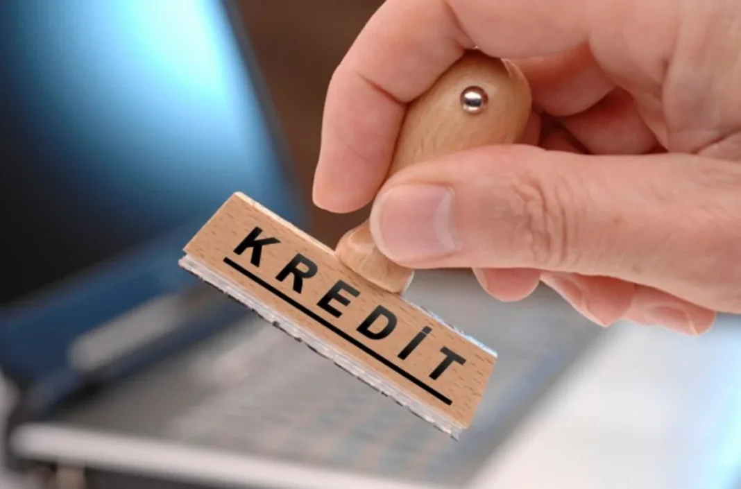 Tüketici kredilerinde gelir ve kefil denetimi 9 Kasım’da sıkılaşacak Azerbaycan Merkez Bankası binası; tüketici kredisi ve kefil kurallarını simgeliyor