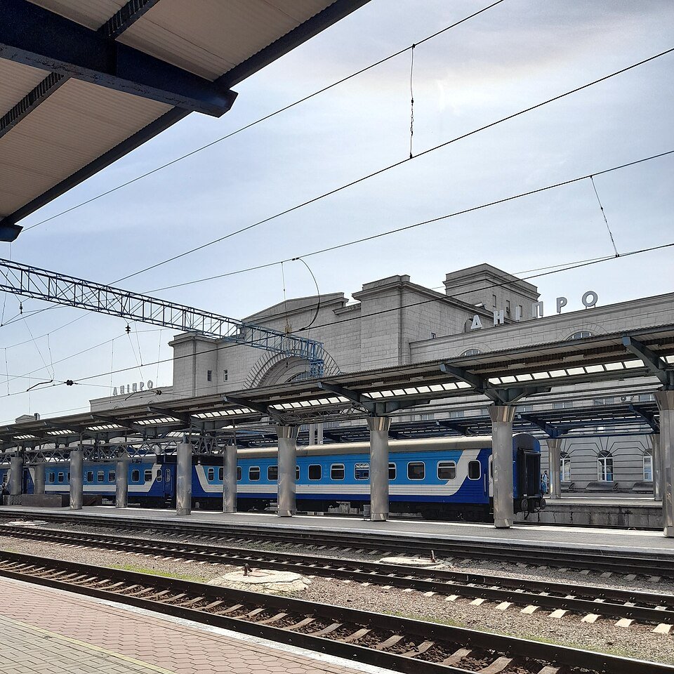 Dnipro tren garına İHA saldırısı: 14 ölü Dnipro ana tren garındaki peronların 2021 tarihli görünümü