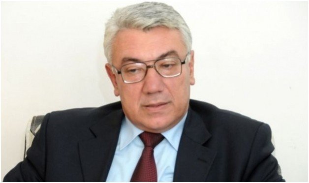 Namazov: Moskova Bakü’ye baskı yapıyor, Erdoğan çevresi dış hedef arıyor Azerbaycanlı siyaset uzmanı Eldar Namazov röportaj sırasında
