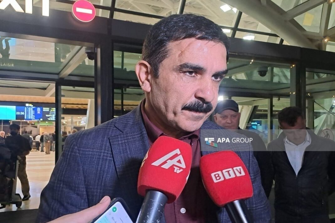 İbad Hüseynov Gürcistan’dan döndükten sonra gazetecilere konuşuyor