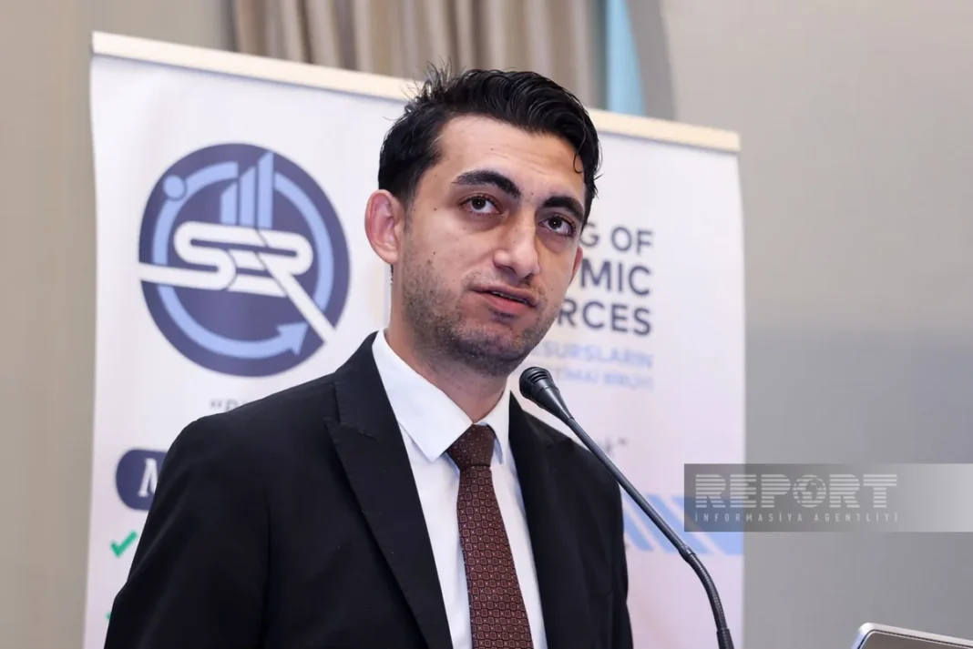 Bakü'deki İslami Finans Forumu katılımcıları