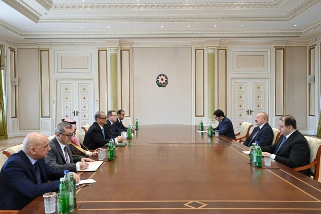 Azerbaycan 2027 İİT Zirvesi’ne ev sahipliği yapacak İlham Aliyev, Bakü’de İİT Genel Sekreteri Ismail Ould Cheikh Ahmed ile görüşüyor