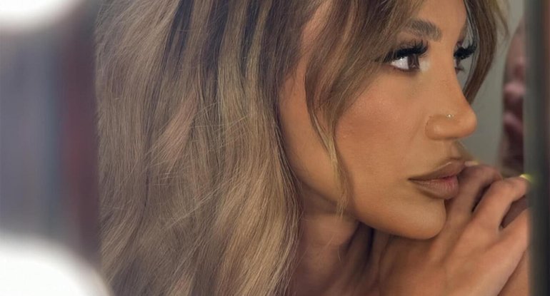 Röya Ayxan’dan başörtüsü tartışmasına okul forması mesajı Azerbaycanlı şarkıcı Röya Ayxan