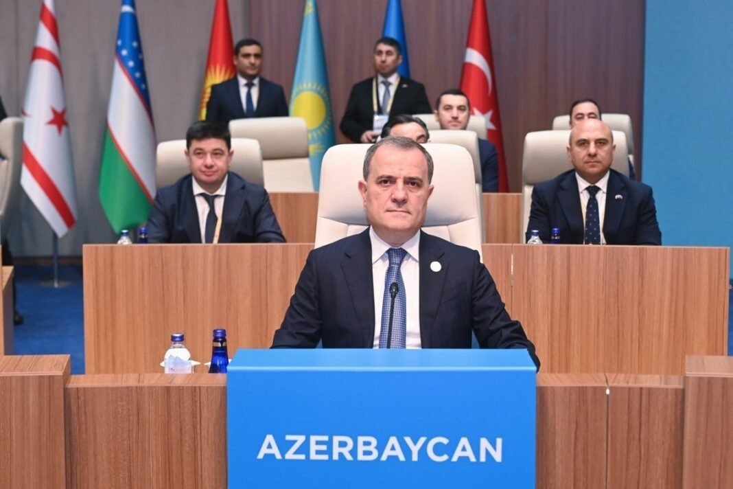 Bayramov, TDT’nin 2027 savunma sanayii yol haritasını öne çıkardı Azerbaycan Dışişleri Bakanı Ceyhun Bayramov TDT toplantısında
