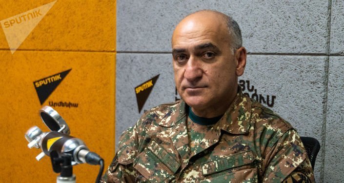 ‘Skor 1-1’: Rövanşistler Ermenistan’a yeni savaşı nasıl satıyor? Ermeni siyasetçi Vladimir Poghosyan stüdyoda konuşurken